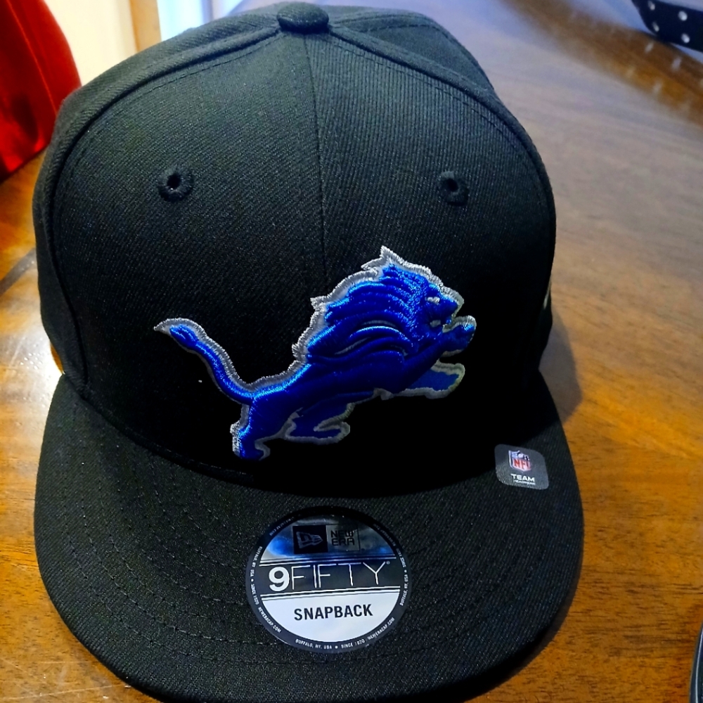 Brand new black lions snap back